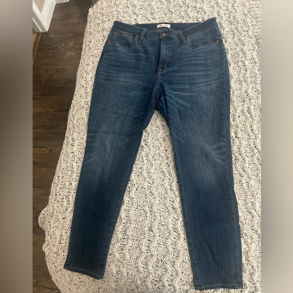 Madewell Blue Skinny Jeans with Subtle Fading 33 high rise curvy